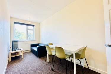 3 bed flat, High Road, Beeston, Nottingham, NG92LH - Image 3